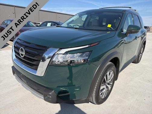 2024 Nissan Pathfinder SL FWD
