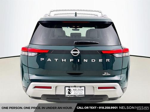 2024 Nissan Pathfinder SL FWD