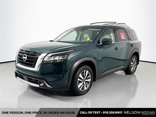 2024 Nissan Pathfinder SL FWD