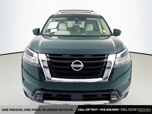 2024 Nissan Pathfinder SL FWD