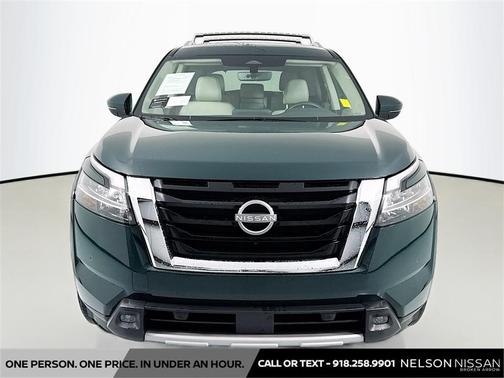 2024 Nissan Pathfinder SL FWD
