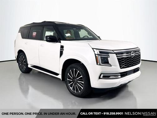 Everest White Pearl Tricoat/Super Black 2026 Nissan Armada Platinum Reserve