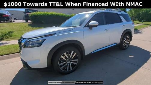 2025 Nissan Pathfinder Platinum 4WD