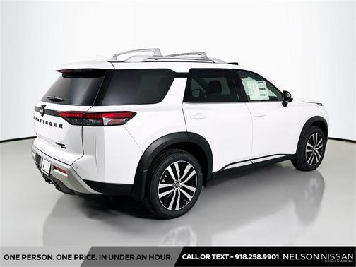 2025 Nissan Pathfinder Platinum 4WD