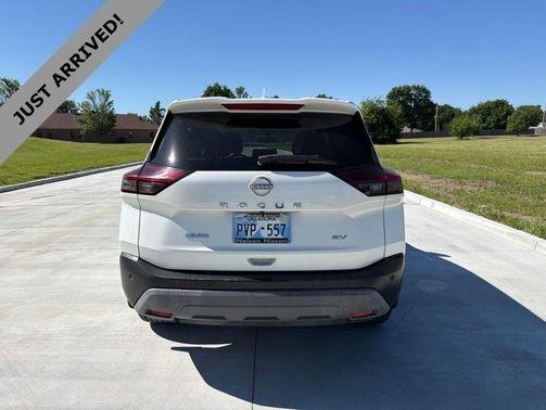 Pearl White Tricoat 2022 Nissan Rogue SV