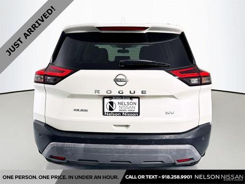Pearl White Tricoat 2022 Nissan Rogue SV