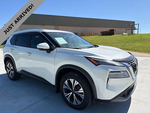 Pearl White Tricoat 2022 Nissan Rogue SV