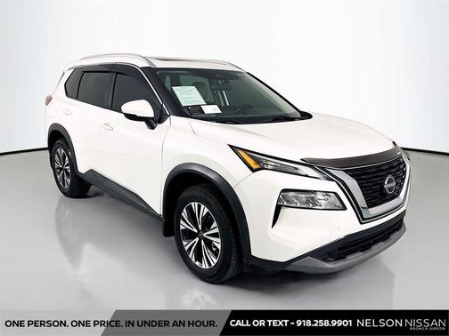 Pearl White Tricoat 2022 Nissan Rogue SV