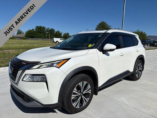 Pearl White Tricoat 2022 Nissan Rogue SV