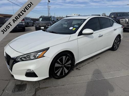 2022 Nissan Altima 2.5 SV