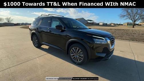 2025 Nissan Pathfinder SL 4WD