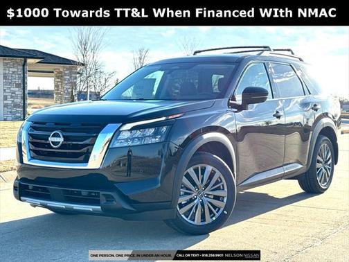 2025 Nissan Pathfinder SL 4WD