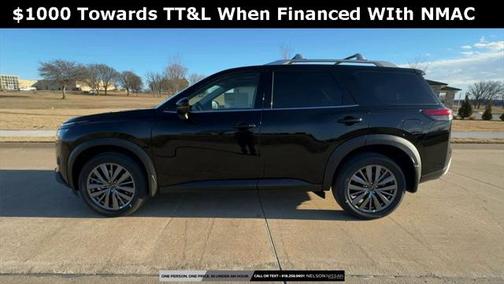 2025 Nissan Pathfinder SL 4WD