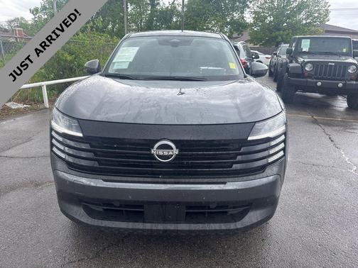 Gun Metallic 2025 Nissan Kicks SV