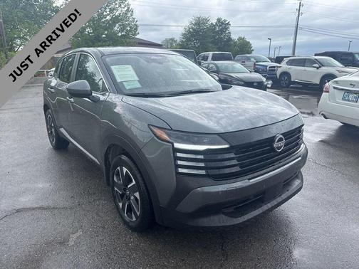 Gun Metallic 2025 Nissan Kicks SV