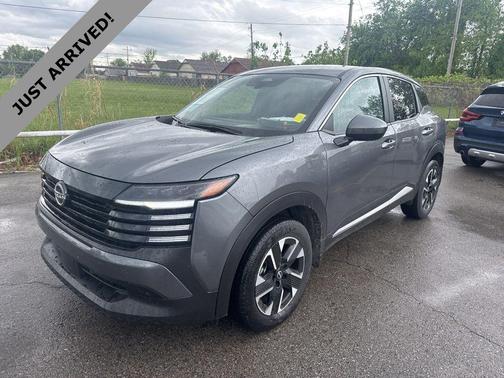 Gun Metallic 2025 Nissan Kicks SV