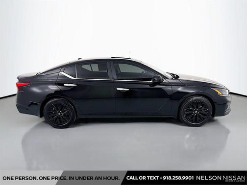 Super Black 2025 Nissan Altima 2.5 SV