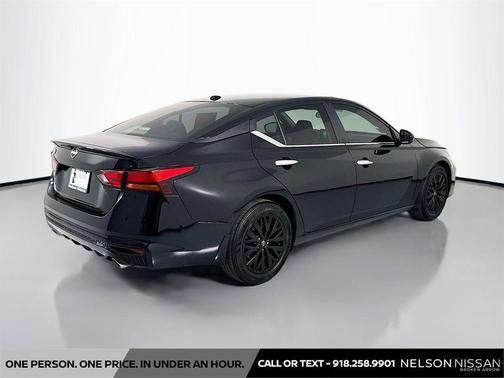 Super Black 2025 Nissan Altima 2.5 SV