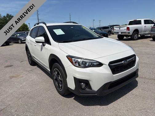Crystal White Pearl 2019 Subaru Crosstrek 2.0i Premium