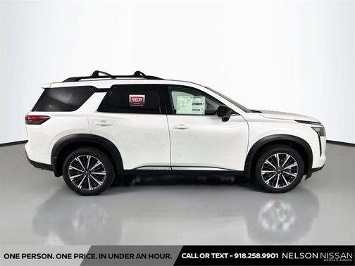 Everest White Pearl Tricoat 2026 Nissan Pathfinder Platinum
