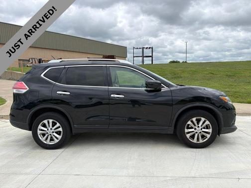 Magnetic Black 2016 Nissan Rogue SV