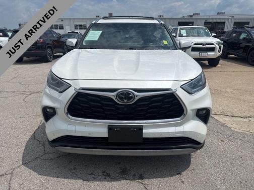 Blizzard Pearl 2021 Toyota Highlander Platinum