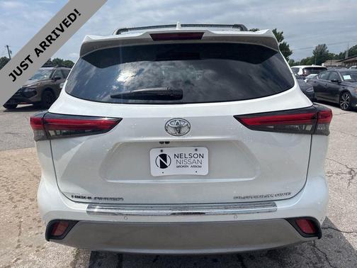 Blizzard Pearl 2021 Toyota Highlander Platinum