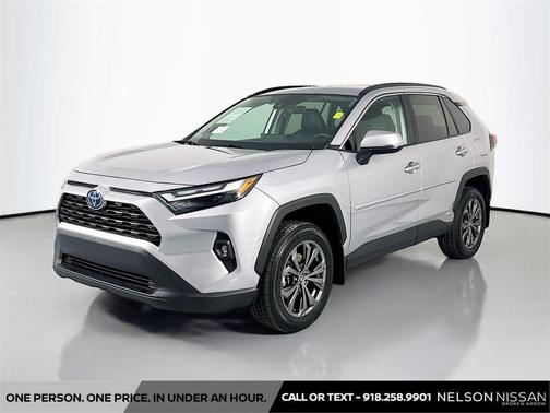 2022 Toyota RAV4 Hybrid XLE Premium