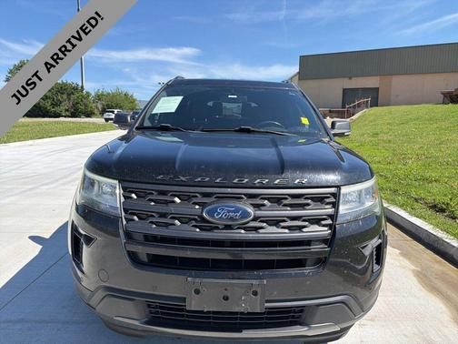 SHADOW BLACK 2018 Ford Explorer XLT