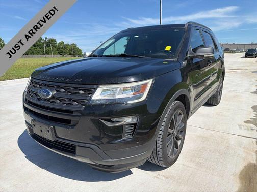 SHADOW BLACK 2018 Ford Explorer XLT