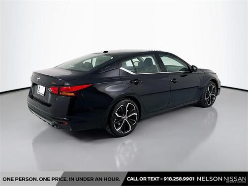 2025 Nissan Altima SR FWD