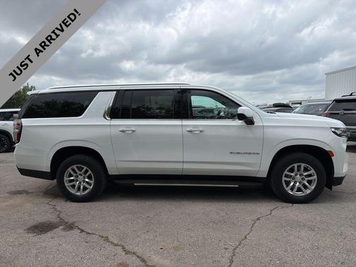 Summit White 2021 Chevrolet Suburban LT