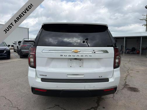 Summit White 2021 Chevrolet Suburban LT