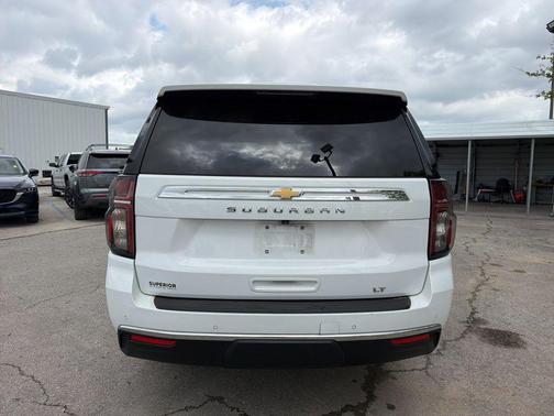 Summit White 2021 Chevrolet Suburban LT