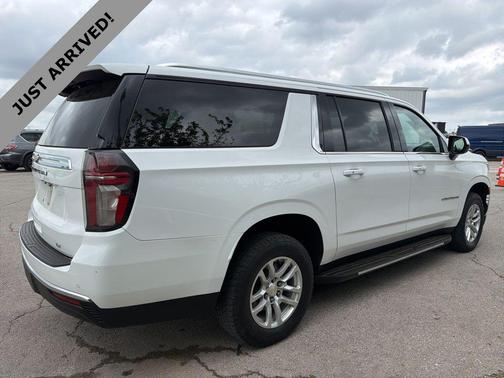 Summit White 2021 Chevrolet Suburban LT