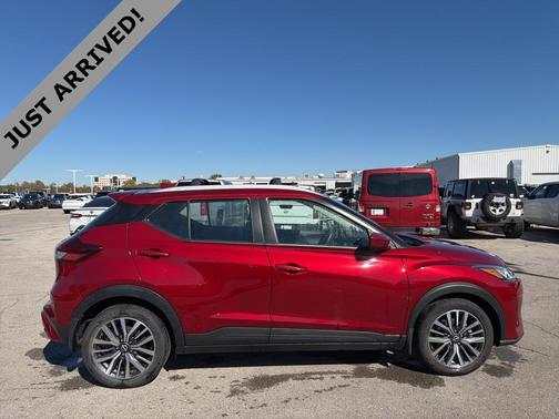 2023 Nissan Kicks SV