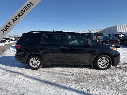 2017 Toyota Sienna XLE