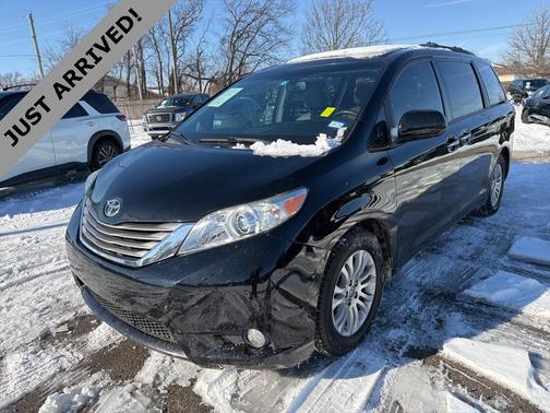 2017 Toyota Sienna XLE
