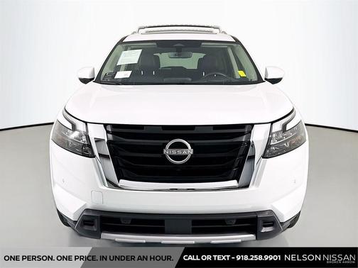 Everest White Pearl Tricoat 2025 Nissan Pathfinder Platinum FWD