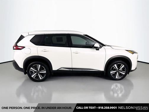 Pearl White Tricoat 2023 Nissan Rogue SL