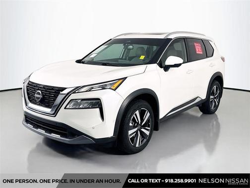 Pearl White Tricoat 2023 Nissan Rogue SL