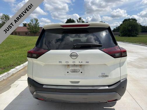 Pearl White Tricoat 2023 Nissan Rogue SL