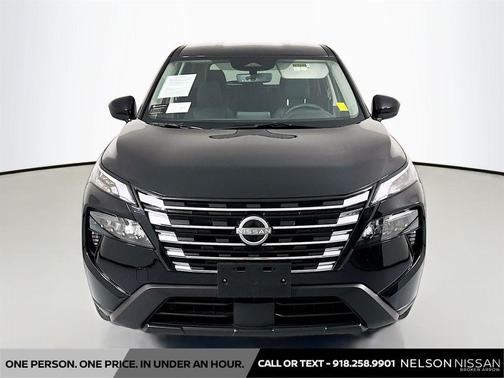 Super Black 2025 Nissan Rogue SV