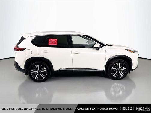 Pearl White Tricoat 2023 Nissan Rogue SL