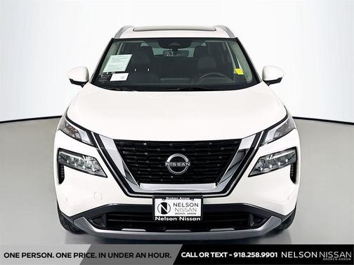 Pearl White Tricoat 2023 Nissan Rogue SL