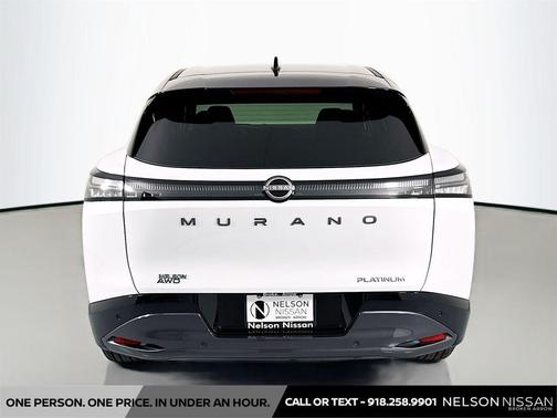 Everest White Pearl Tricoat/Super Black 2026 Nissan Murano Platinum