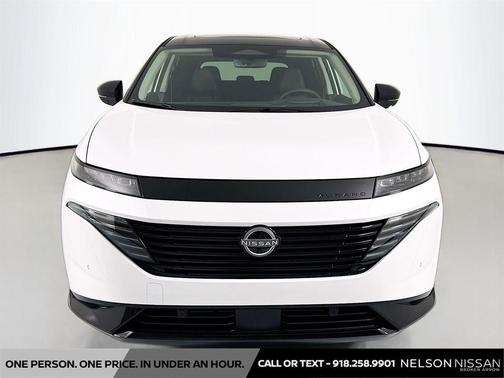 Everest White Pearl Tricoat/Super Black 2026 Nissan Murano Platinum