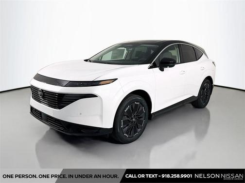 Everest White Pearl Tricoat/Super Black 2026 Nissan Murano Platinum