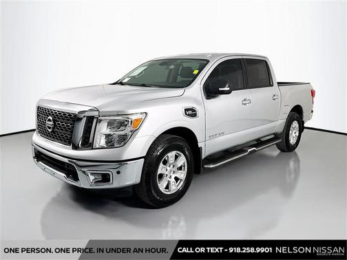 2017 Nissan Titan SV
