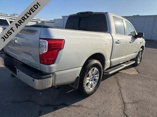 2017 Nissan Titan SV